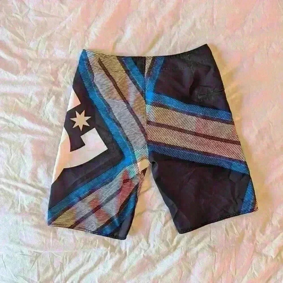 DC, Board Shorts, Black, white and Blue and red, Size 34 - Picture 4 of 7